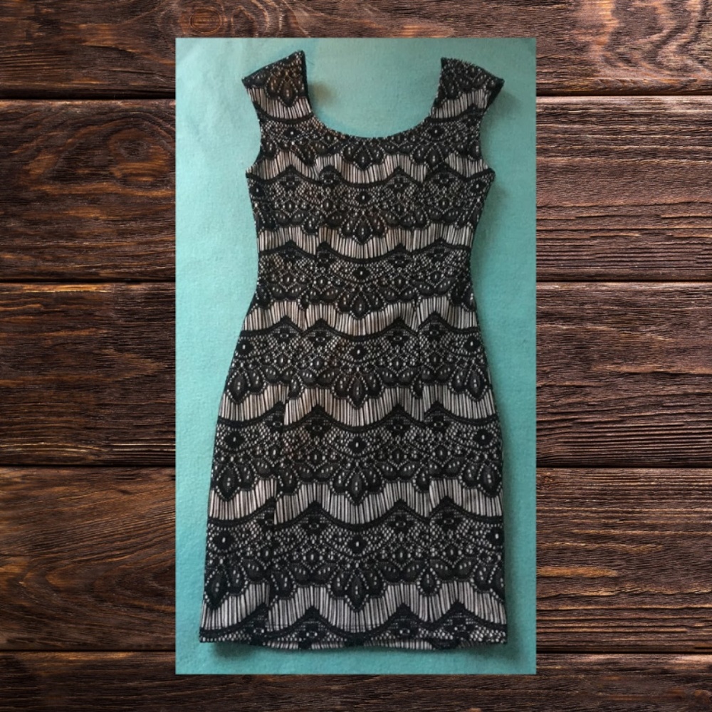 Cute Black & White Windsor Dress